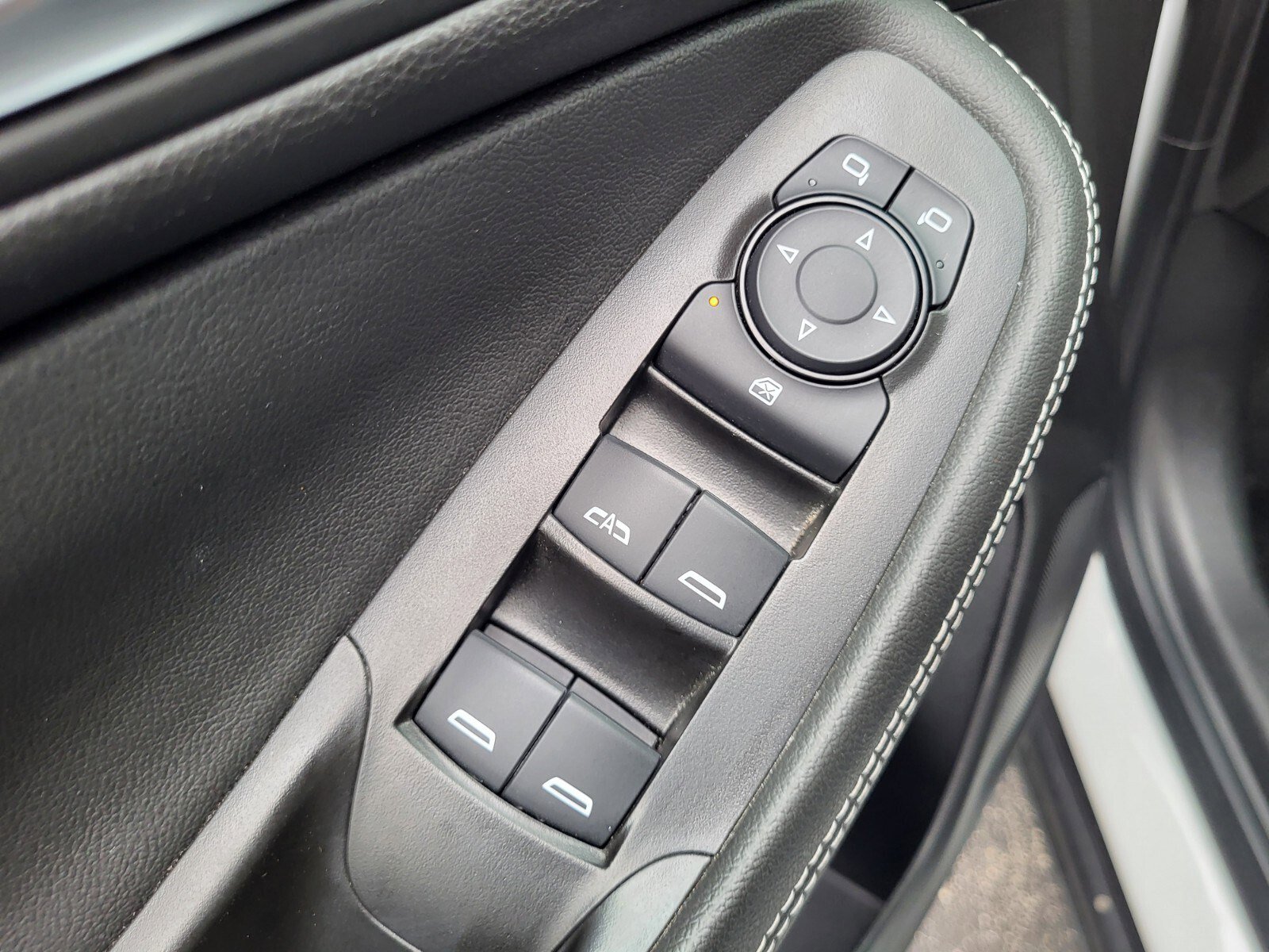 Used 2025 Buick Encore GX Preferred FWD image 18