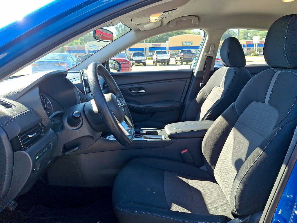 Used 2025 Nissan Sentra SV FWD image 12