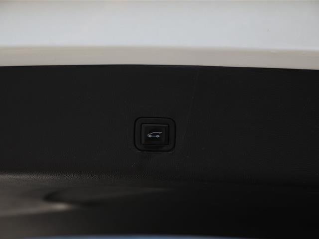 Used 2019 Chevrolet Traverse LT w/ LT Premium Package AWD/4WD image 14