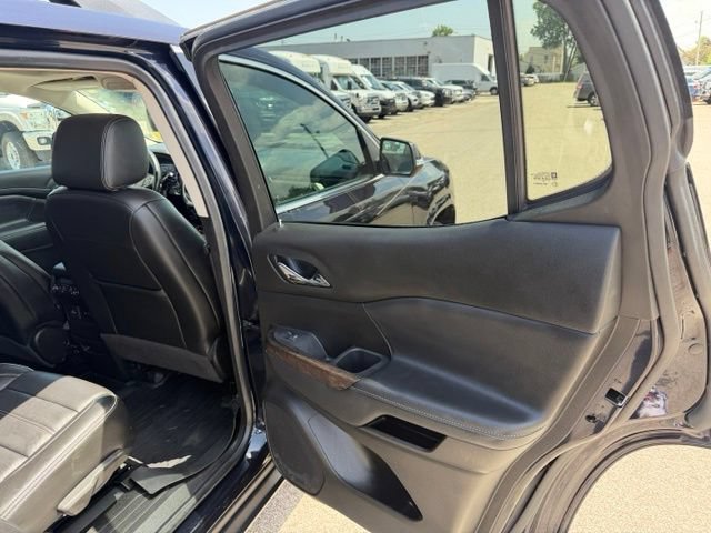 Used 2021 GMC Acadia Denali w/ Denali Ultimate Package AWD/4WD image 33