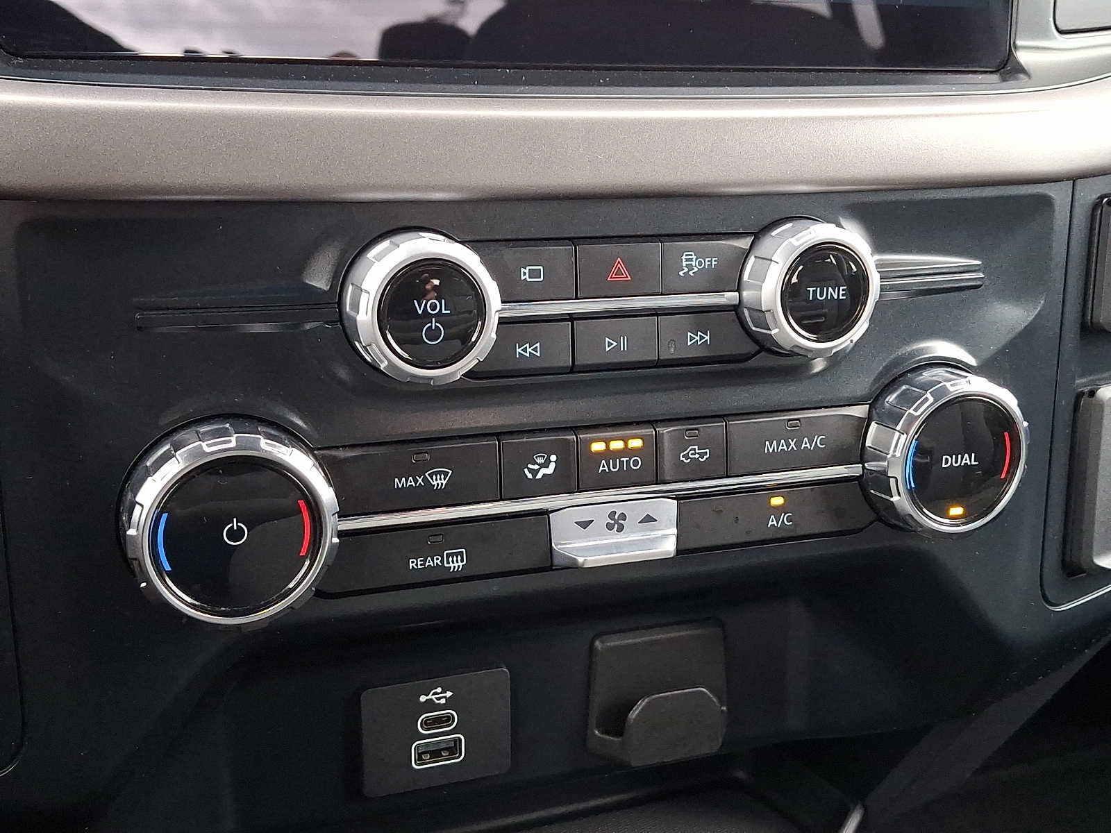 Certified 2025 Ford F150 XLT w/ Equipment Group 301A Standard image 15