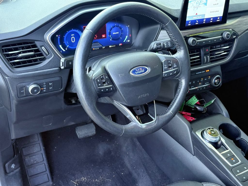 Certified 2020 Ford Escape Titanium AWD/4WD image 6