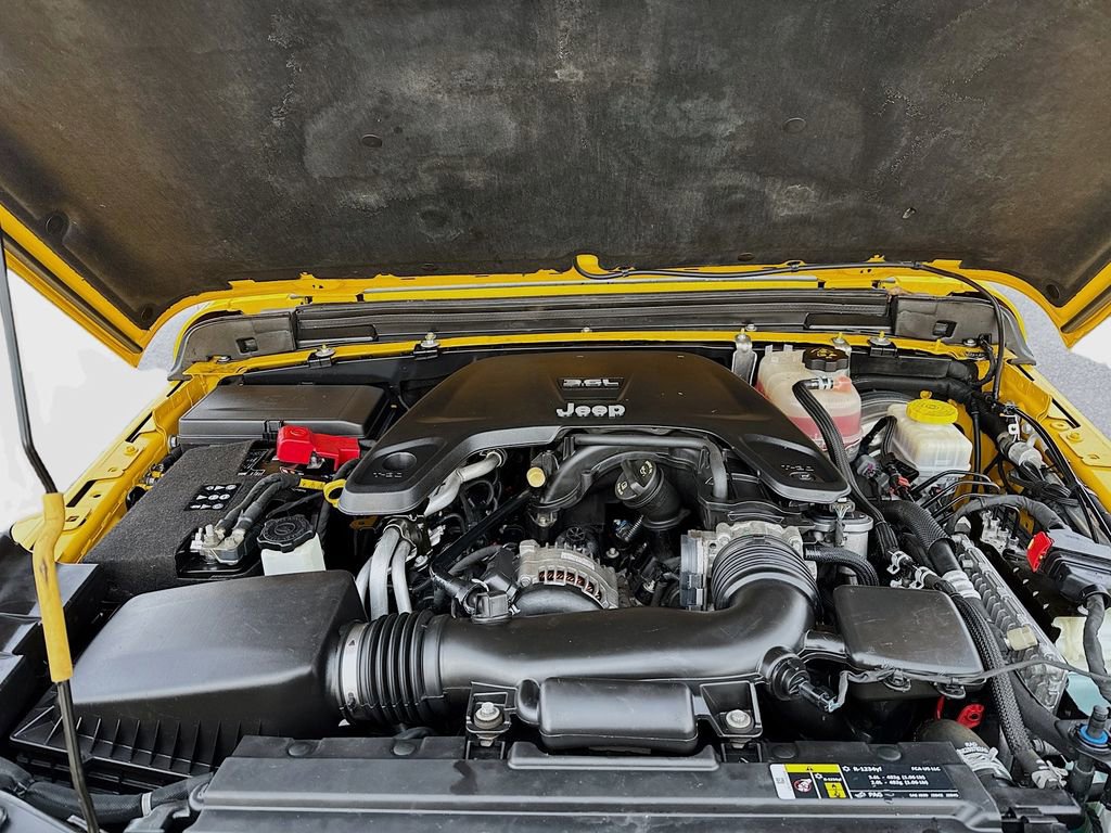 Used 2019 Jeep Wrangler Unlimited Sahara image 21