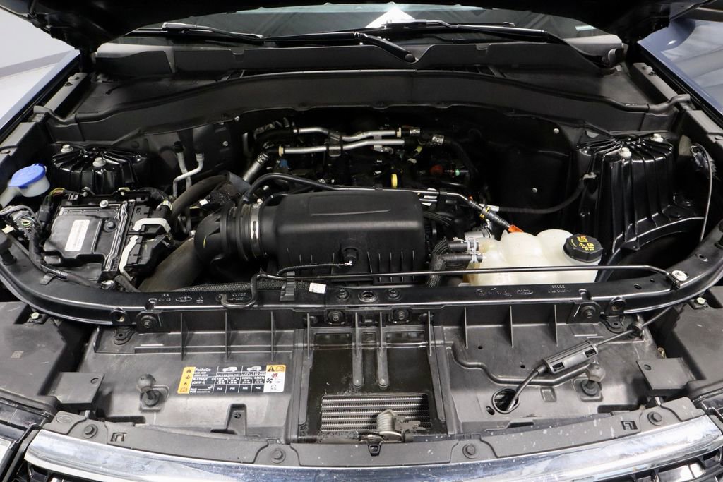 Certified 2021 Ford Explorer XLT w/ Equipment Group 202A image 18