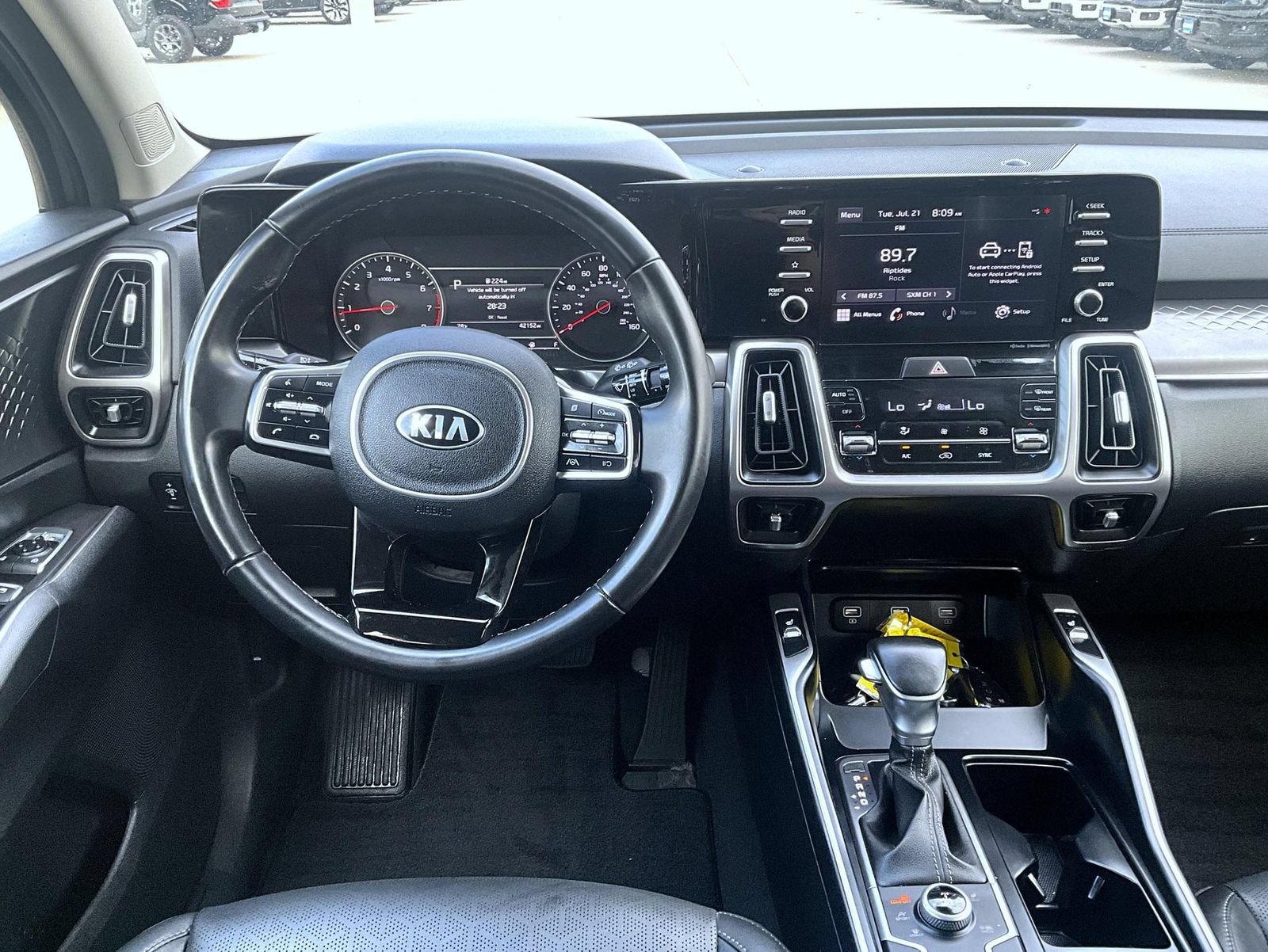 Used 2021 Kia Sorento S w/ Panoramic Sunroof Package AWD/4WD image 12