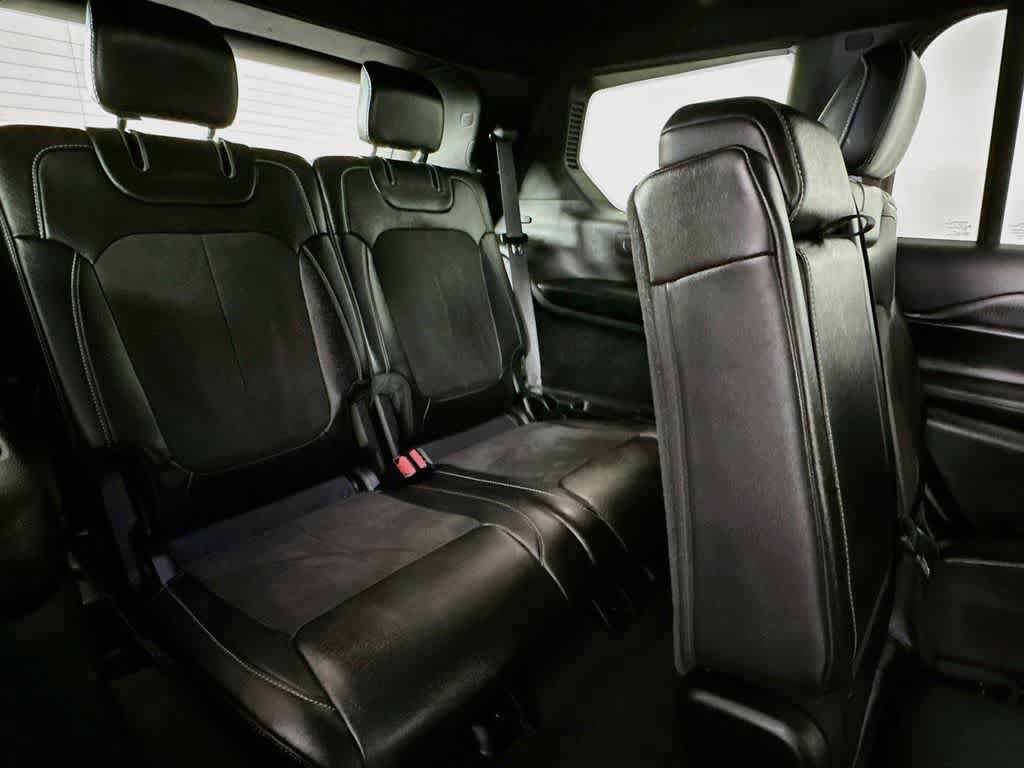 Used 2024 Jeep Grand Cherokee L Laredo AWD/4WD image 30