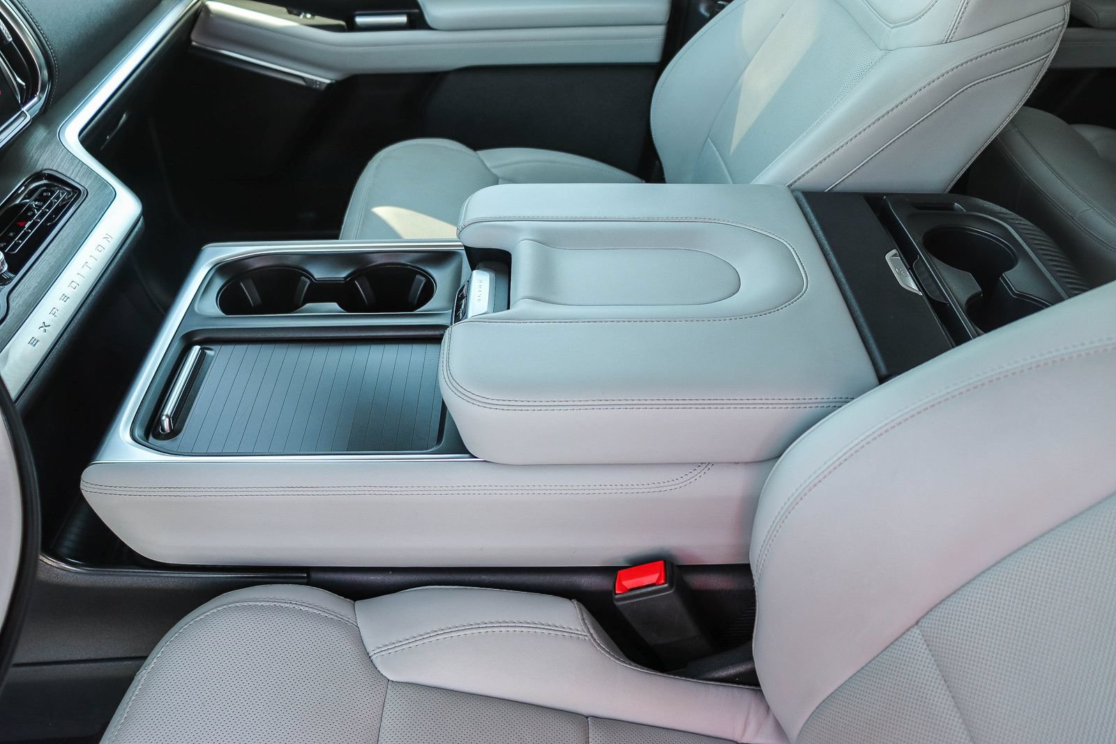 Certified 2025 Ford Expedition Platinum AWD/4WD image 19