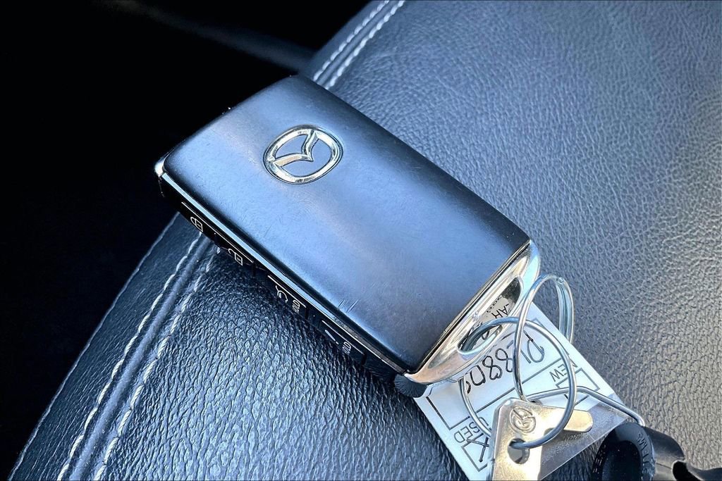 Used 2025 MAZDA CX-5 AWD 2.5 S w/ Preferred Package image 13