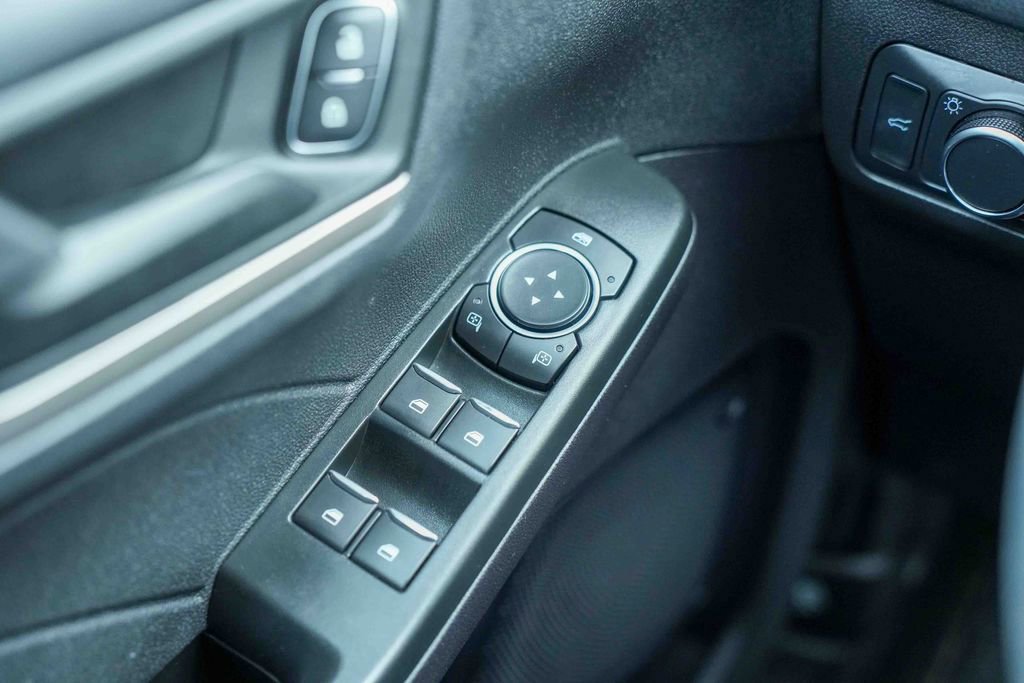 Certified 2022 Ford Escape SE w/ SE Sport Appearance Package image 26