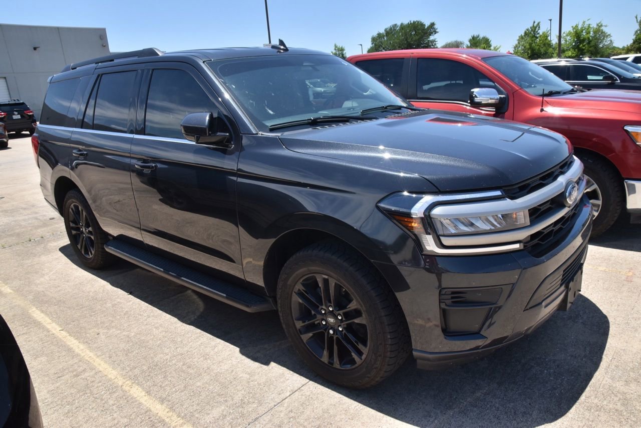 Certified 2024 Ford Expedition XLT AWD/4WD image 4