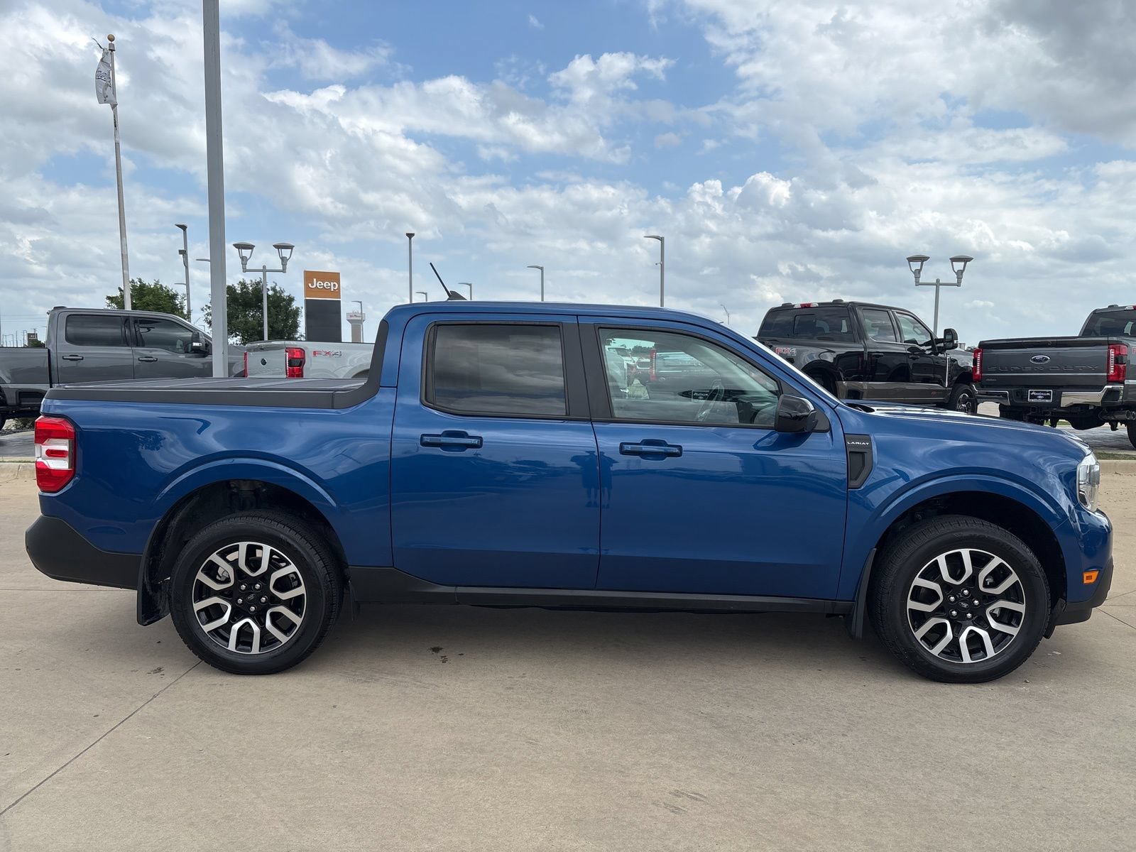 Certified 2024 Ford Maverick Lariat FWD image 7