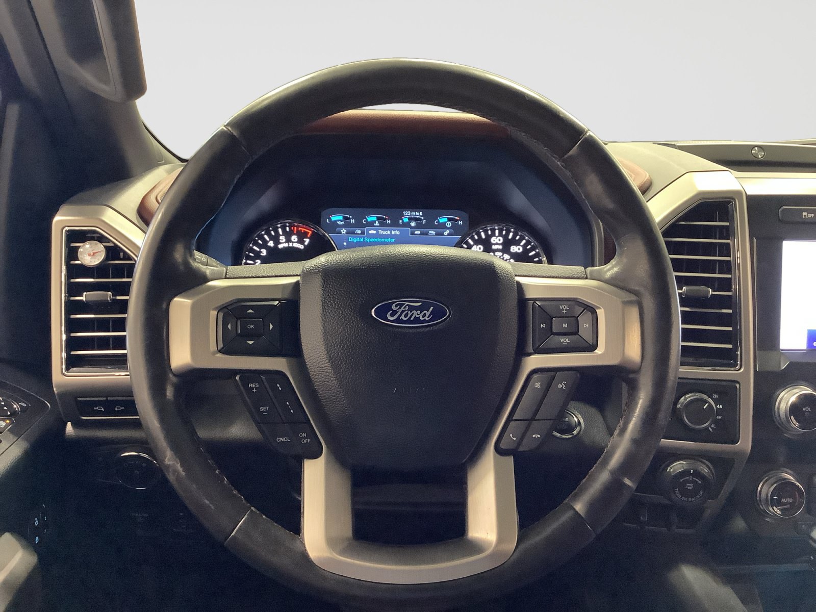 Certified 2020 Ford F150 Platinum w/ Equipment Group 701A Luxury AWD/4WD image 13