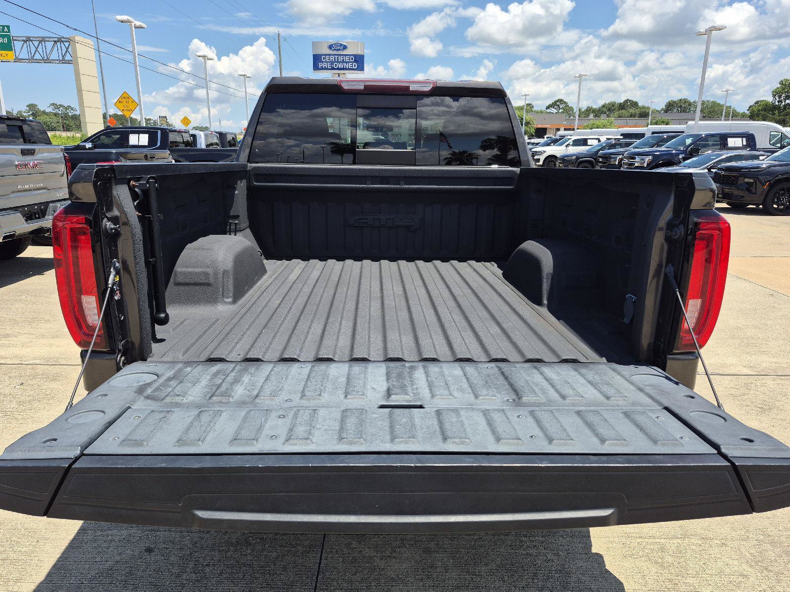 Used 2020 GMC Sierra 1500 AT4 w/ AT4 Premium Package AWD/4WD image 13