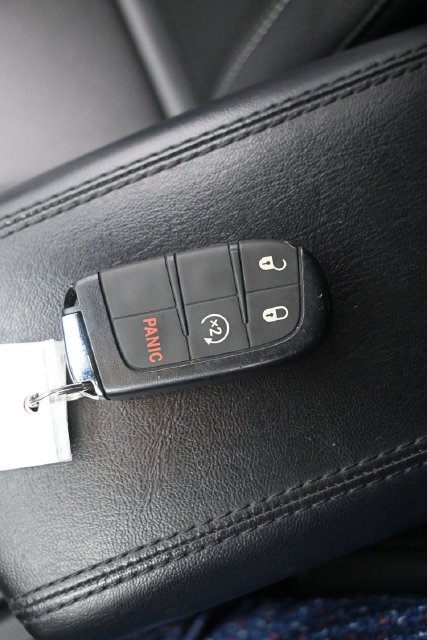 Used 2025 Jeep Compass Limited AWD/4WD image 16