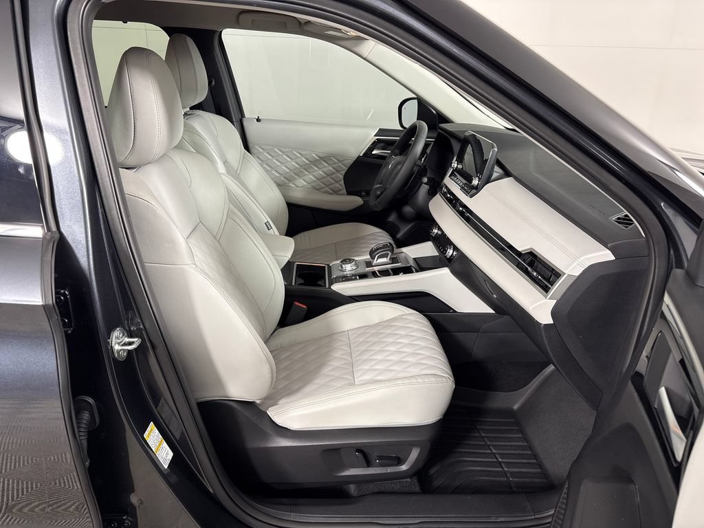 Used 2024 Mitsubishi Outlander SEL FWD image 4