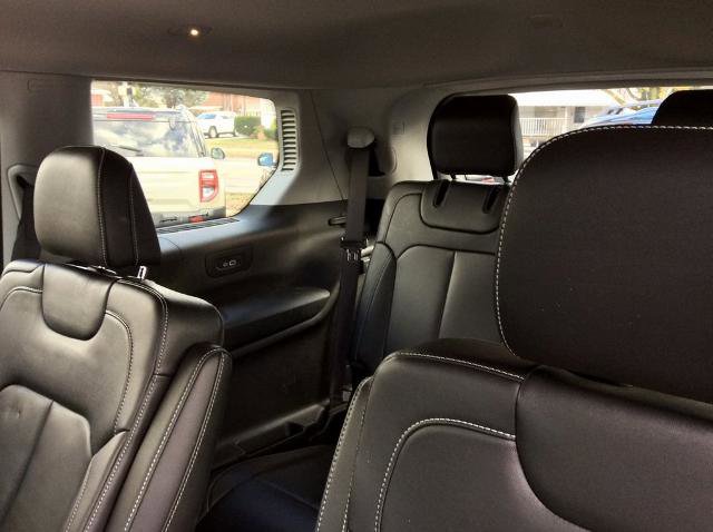 Used 2022 Jeep Grand Cherokee L Limited image 17