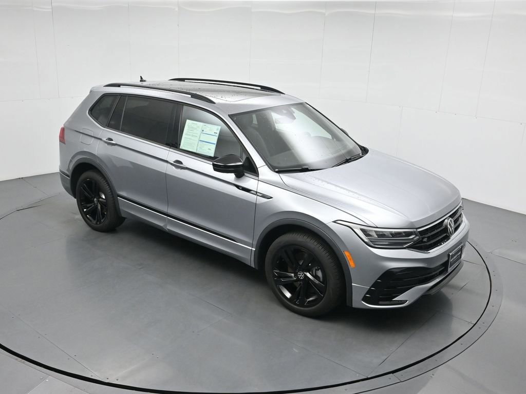 Used 2024 Volkswagen Tiguan SE R-Line image 5