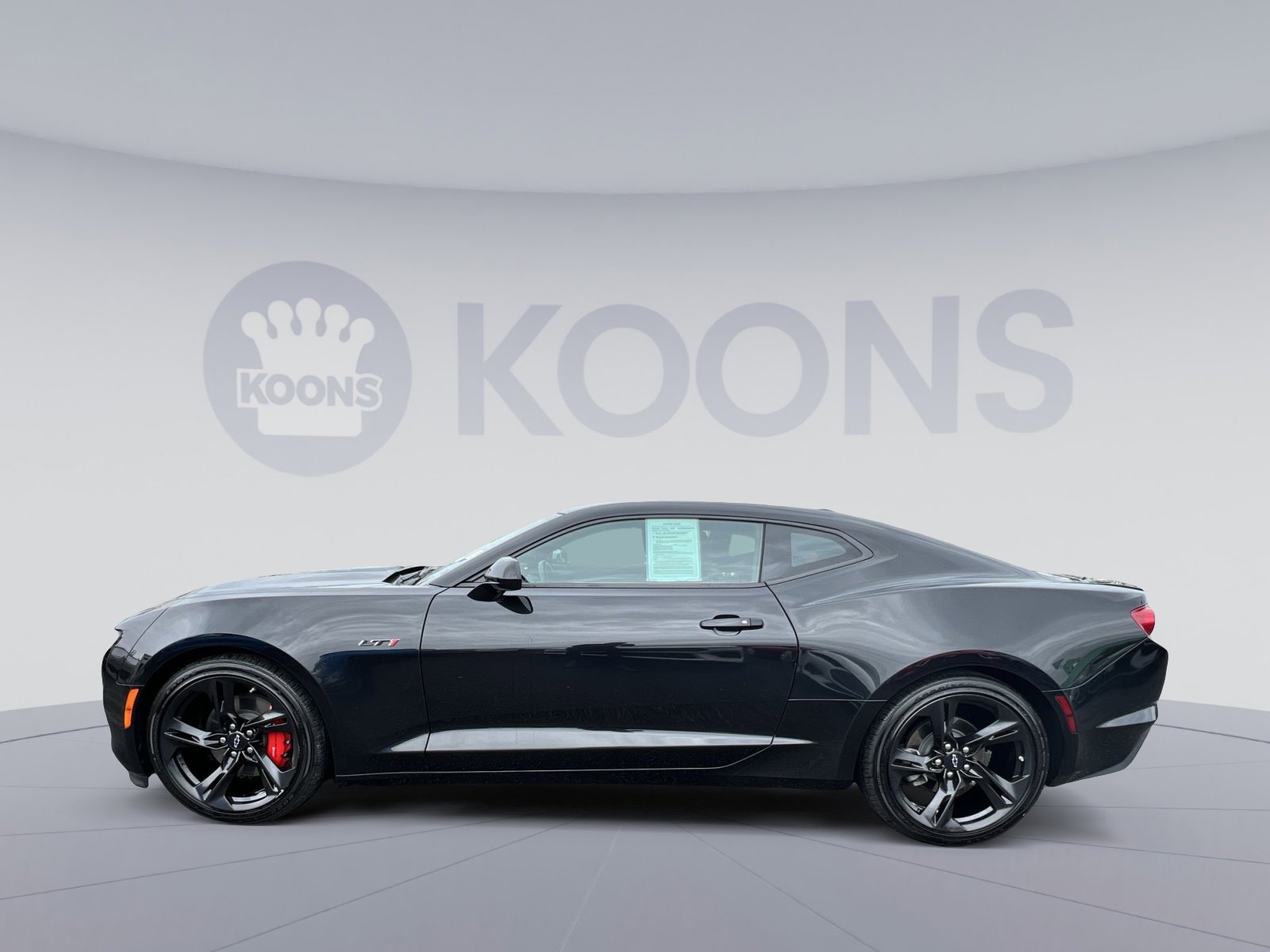 Used 2022 Chevrolet Camaro LT RWD image 7
