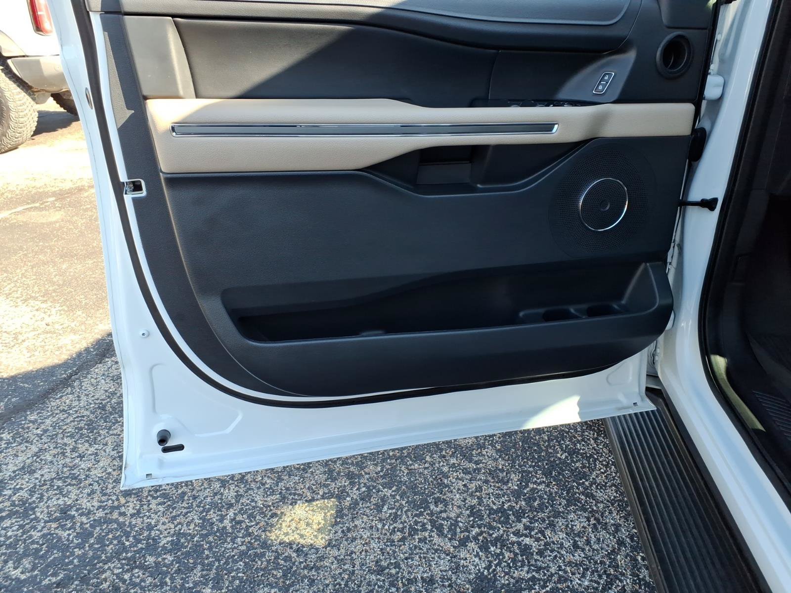 Certified 2023 Ford Expedition XLT RWD image 12