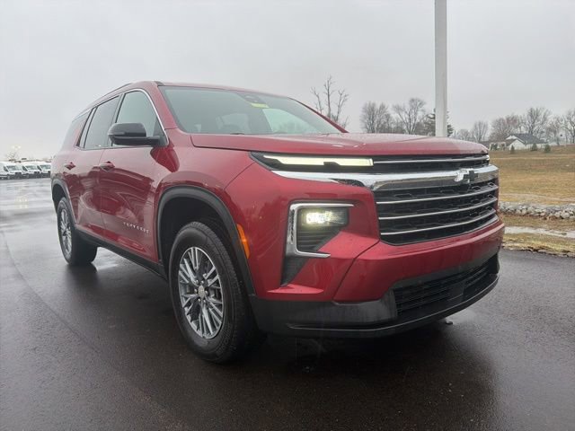 Used 2025 Chevrolet Traverse LT w/ Driver Confidence Package image 1