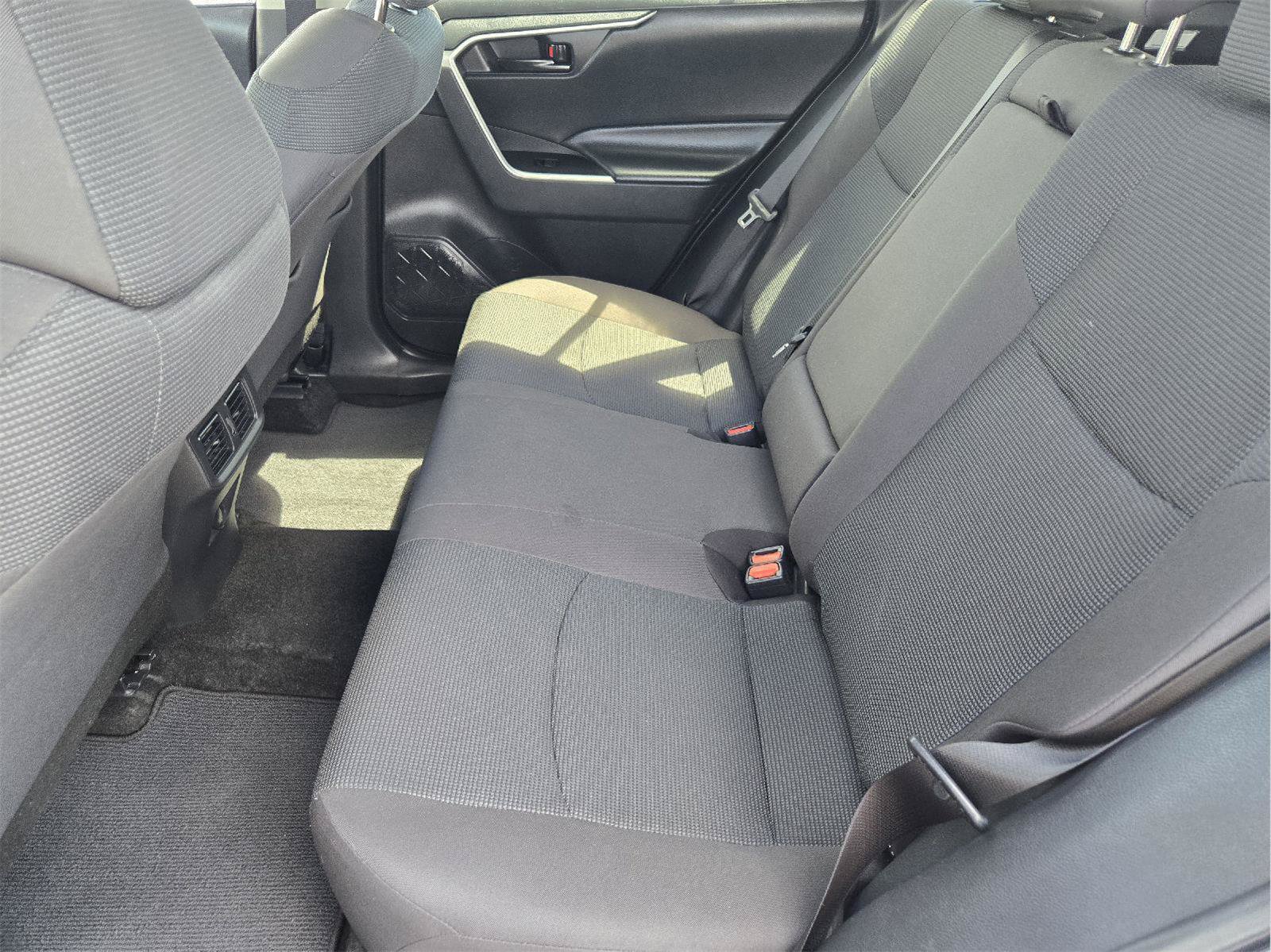 Used 2024 Toyota RAV4 LE FWD image 27