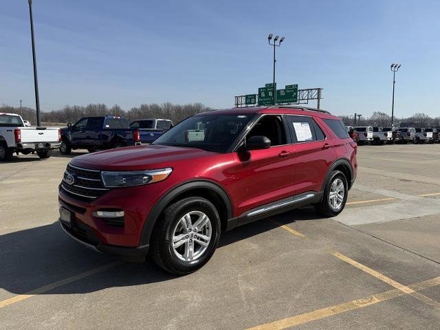 Certified 2022 Ford Explorer XLT w/ Equipment Group 202A image 4