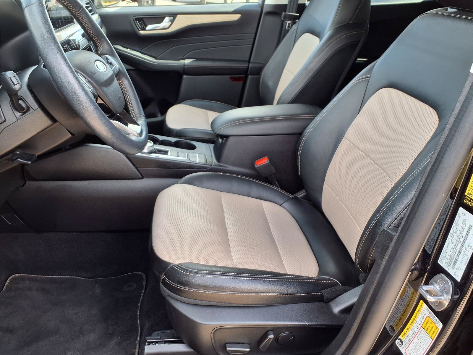 Certified 2022 Ford Escape Titanium w/ Titanium Elite Package AWD/4WD image 9