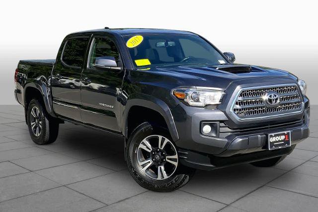 Used 2017 Toyota Tacoma TRD Sport w/ Premium & Technology Package AWD/4WD image 3