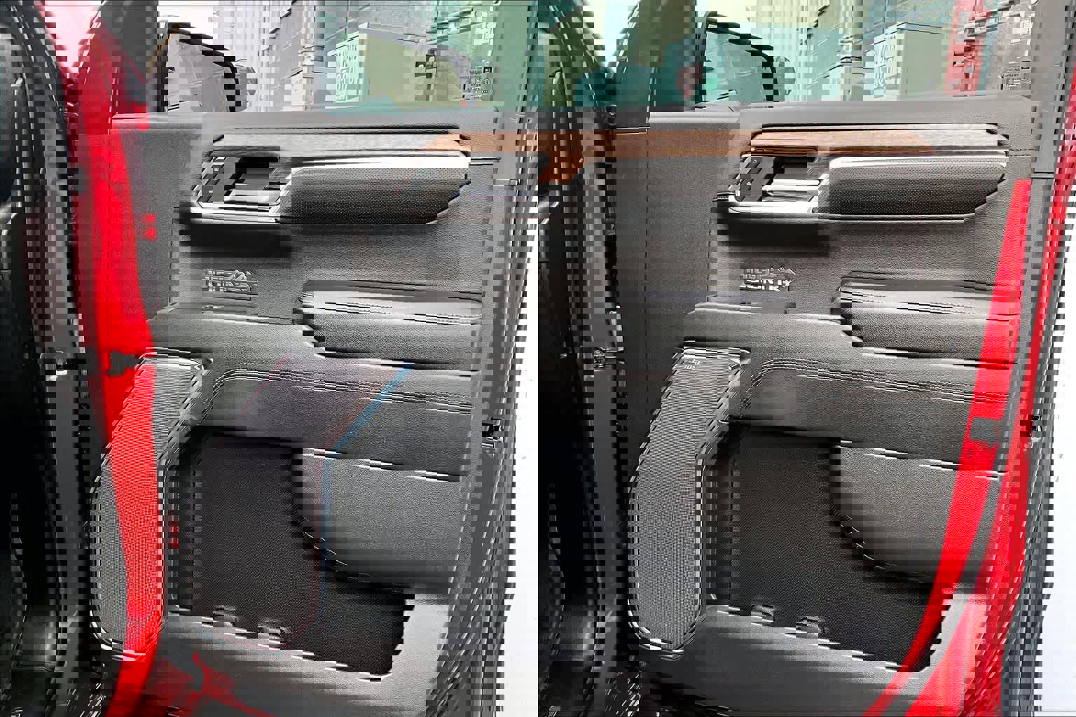 Used 2023 Chevrolet Silverado 1500 High Country w/ Technology Package image 23