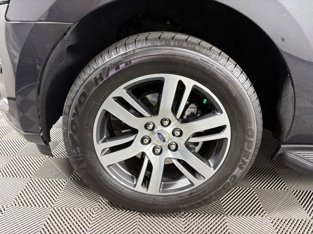 Certified 2024 Ford Expedition XLT image 11