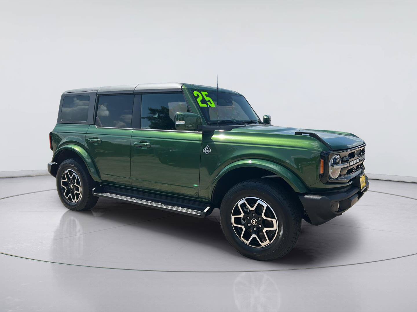 Certified 2025 Ford Bronco Outer Banks AWD/4WD image 3