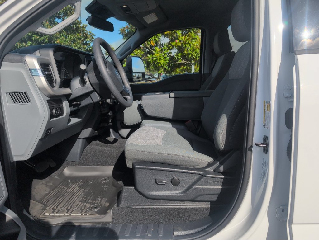 Certified 2023 Ford F350 XLT w/ FX4 Off-Road Package AWD/4WD image 6