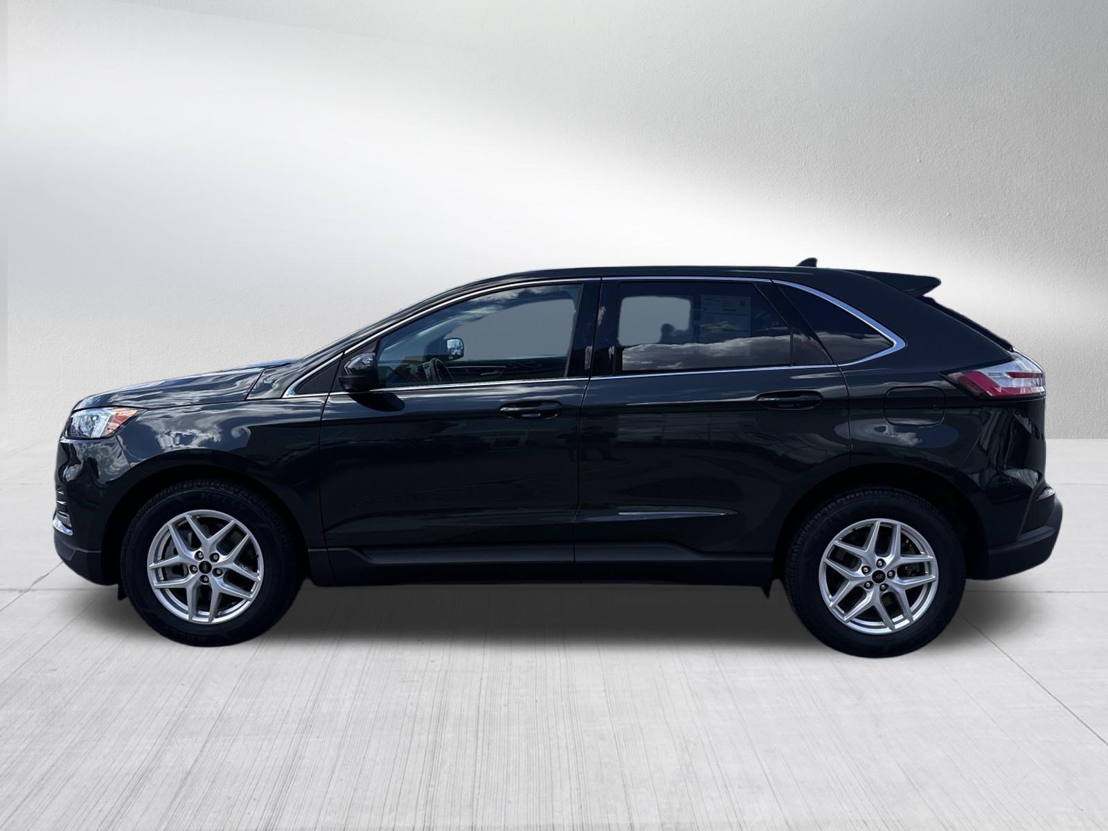 Certified 2024 Ford Edge SEL w/ Convenience Package AWD/4WD image 4