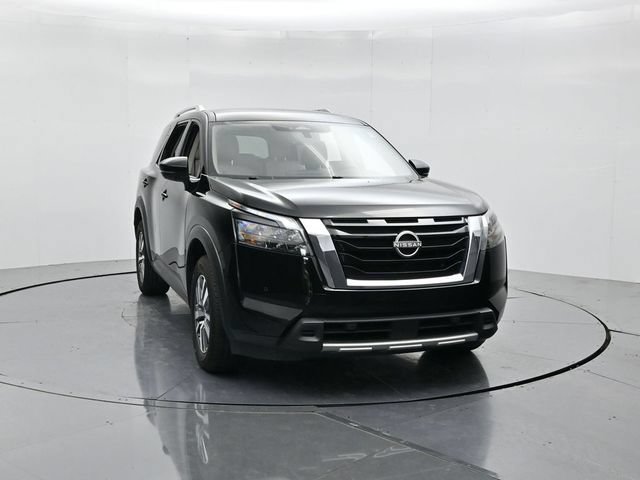 Used 2025 Nissan Pathfinder SL FWD image 4