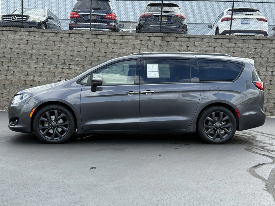 Used 2020 Chrysler Pacifica Touring-L Plus image 5