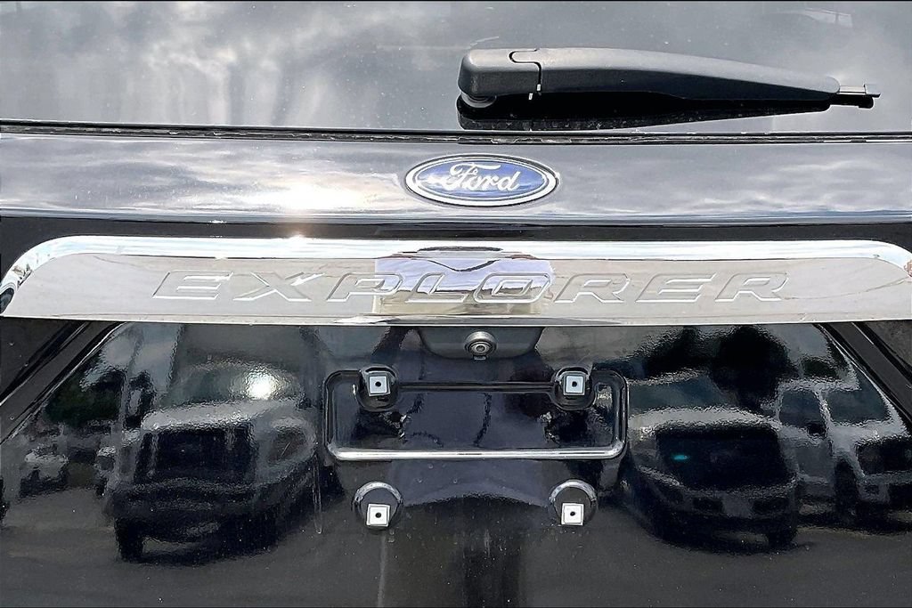 Certified 2022 Ford Explorer XLT AWD/4WD image 32