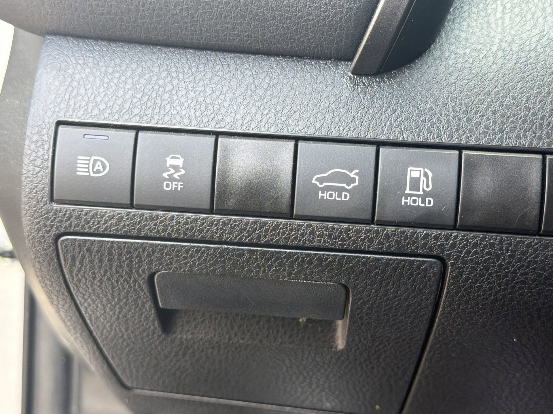 Used 2024 Toyota Camry SE w/ Convenience Package FWD image 18