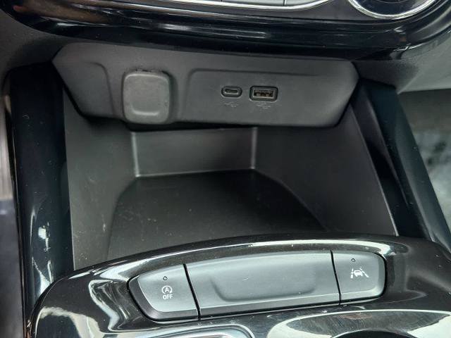 Used 2024 Chevrolet Trax LT w/ Driver Confidence Package FWD image 31