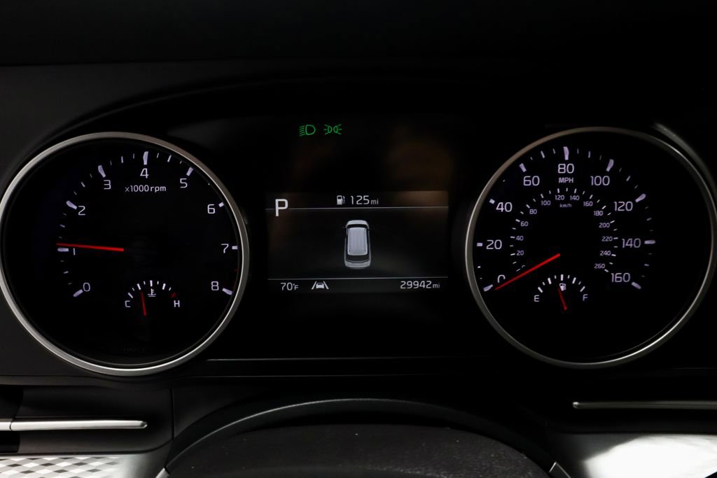 Used 2024 Kia Carnival LX FWD image 27