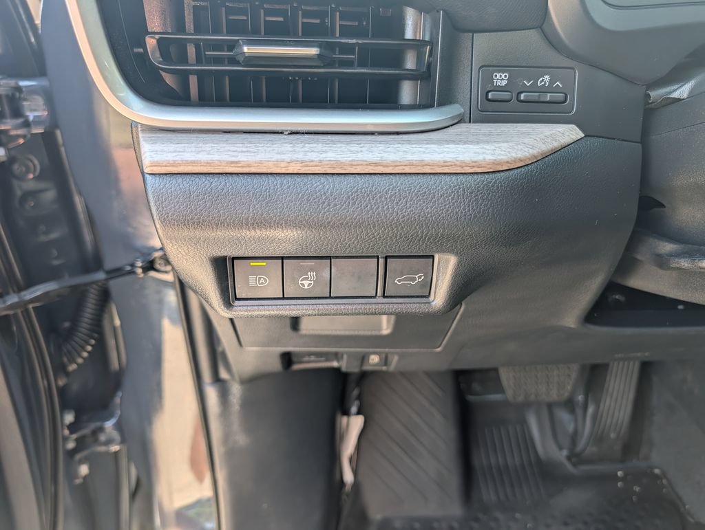 Used 2024 Toyota Grand Highlander AWD image 23