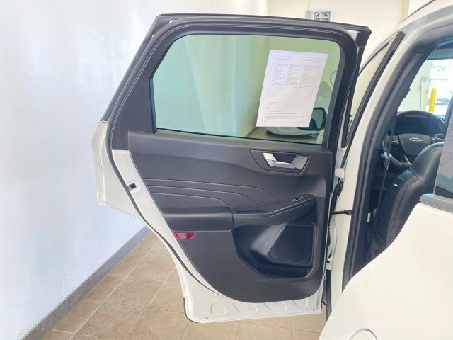 Certified 2025 Ford Escape ST-Line Select w/ Tech Pack #1 AWD/4WD image 9