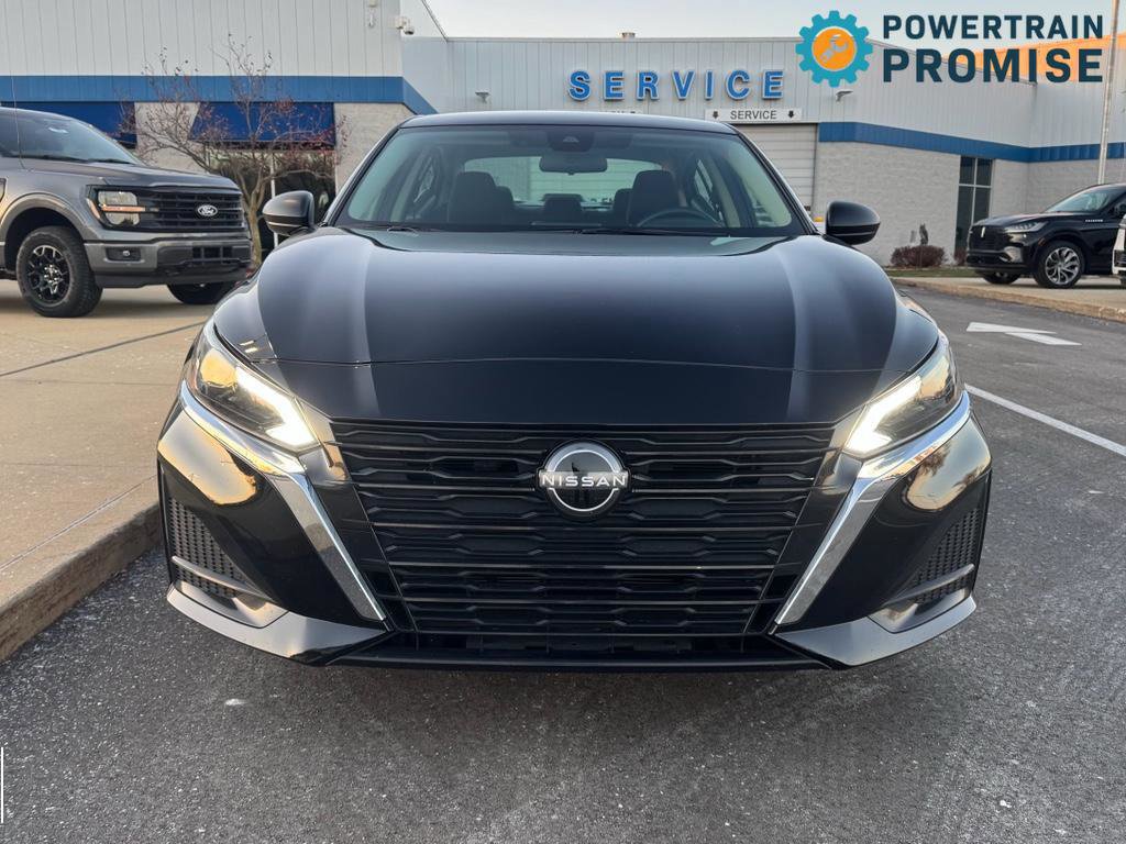 Used 2024 Nissan Altima 2.5 SV image 8