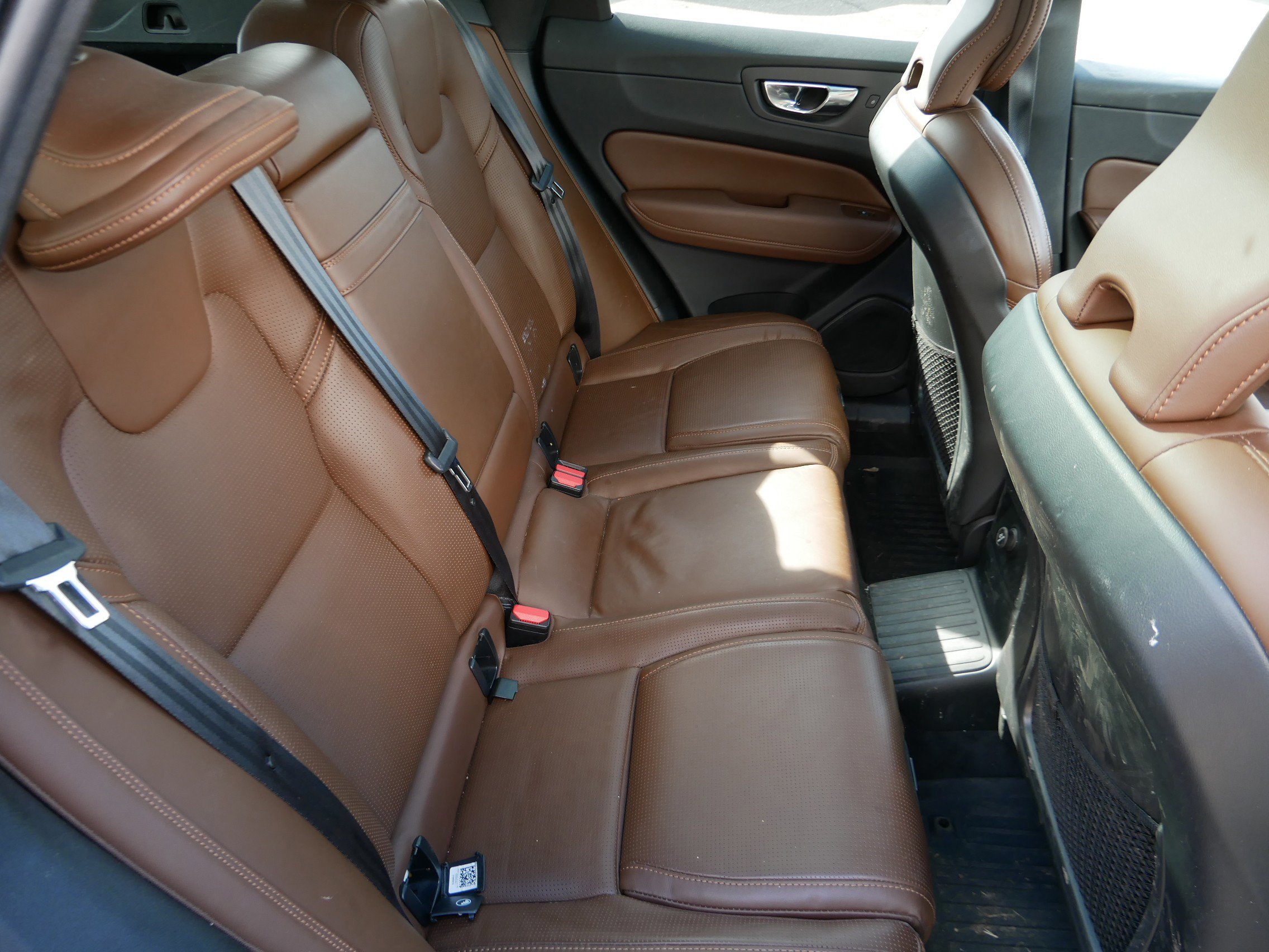 Used 2019 Volvo XC60 T8 Inscription w/ Advanced Package image 27