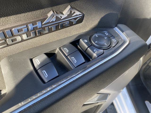 Used 2025 Chevrolet Silverado 1500 High Country image 13