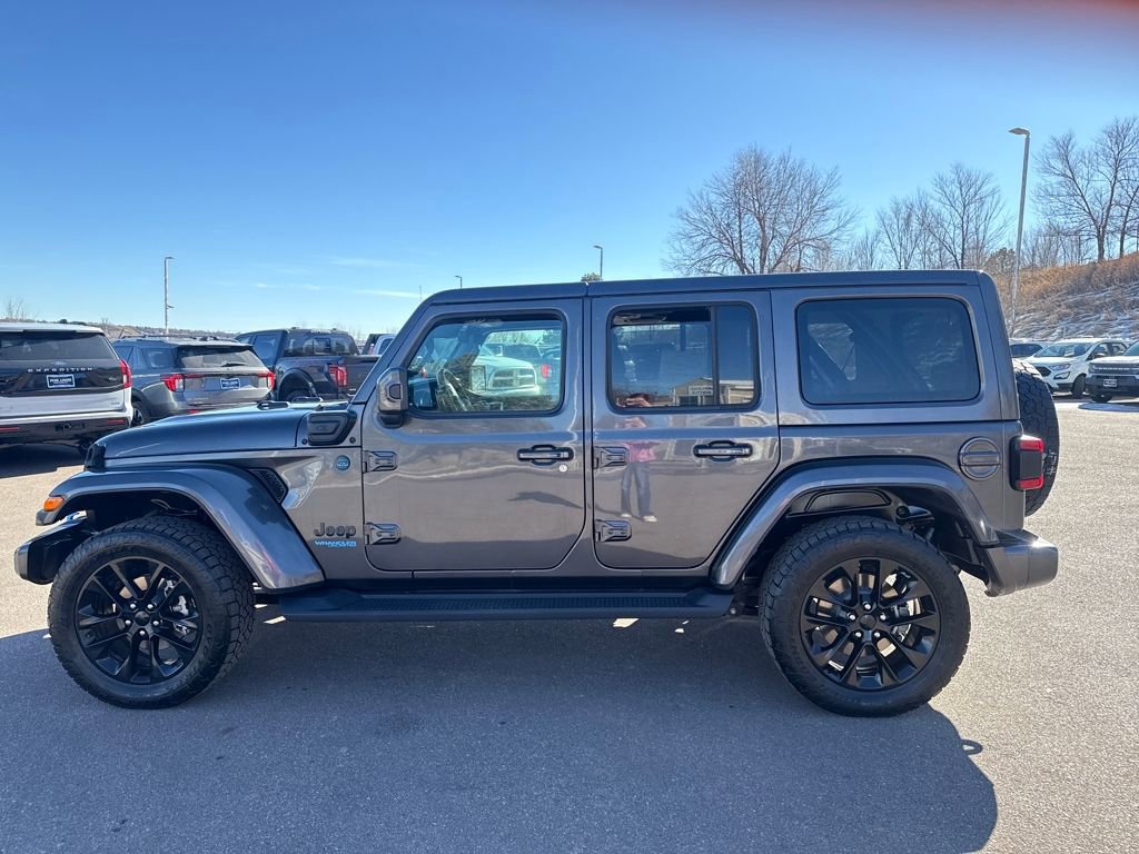 Used 2021 Jeep Wrangler Unlimited Sahara image 2