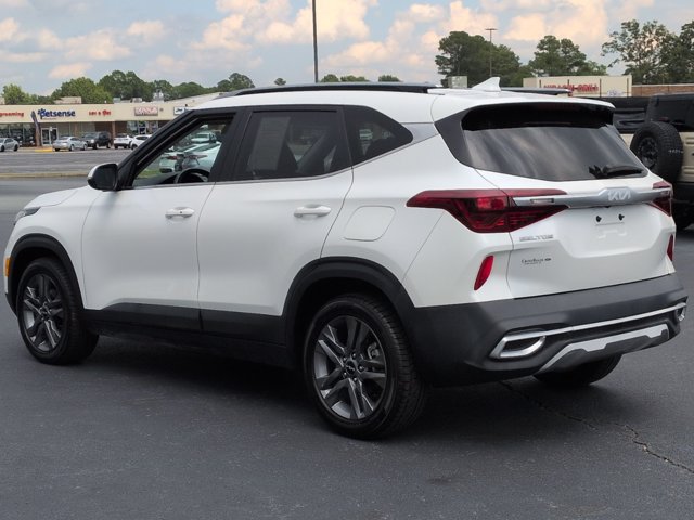 Used 2023 Kia Seltos S w/ Navigation Package FWD image 6