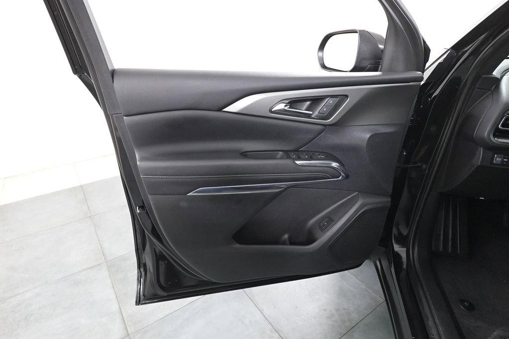 Used 2024 Chevrolet Traverse LT image 8