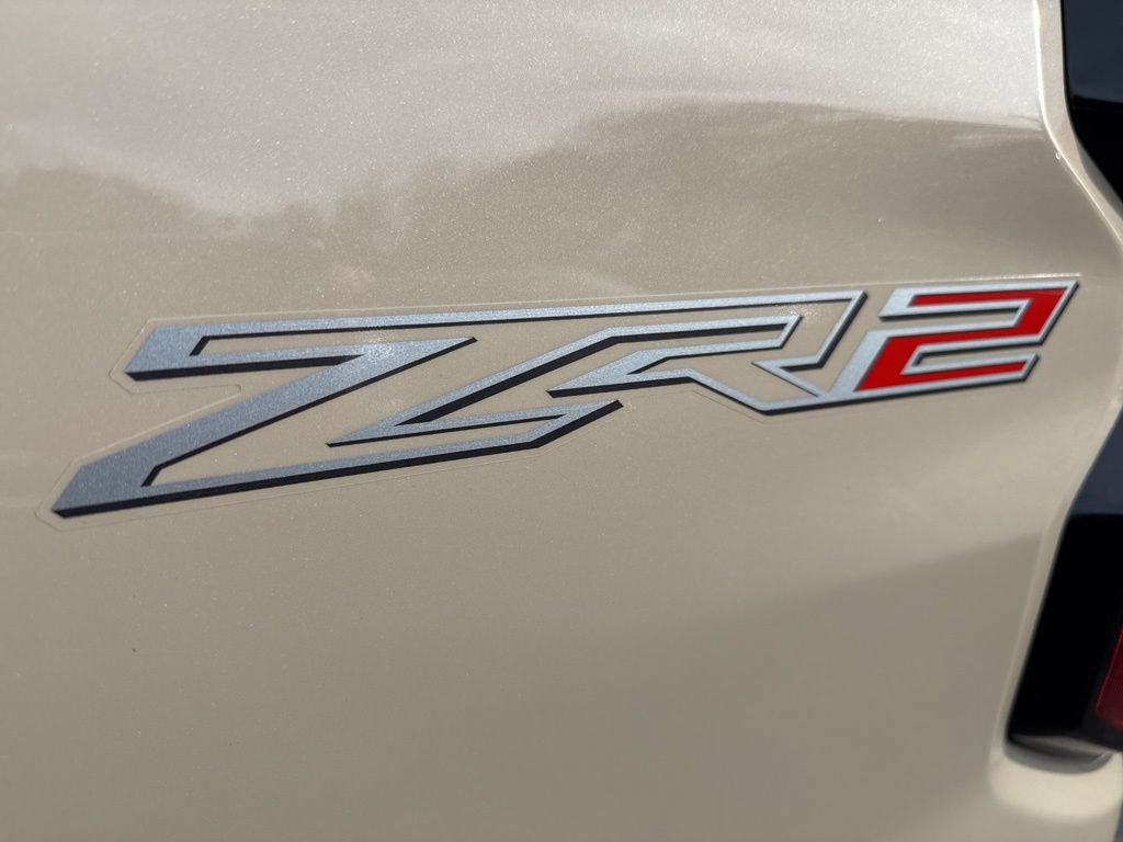 Used 2023 Chevrolet Colorado ZR2 w/ ZR2 Convenience Package III image 13