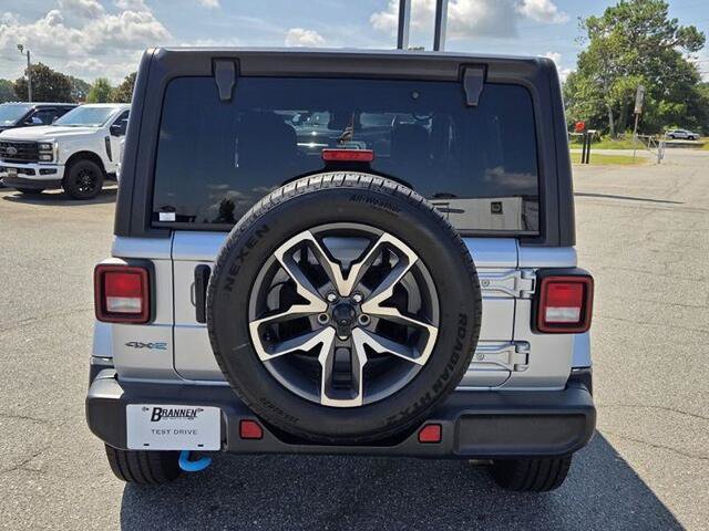Used 2024 Jeep Wrangler Unlimited AWD/4WD image 10