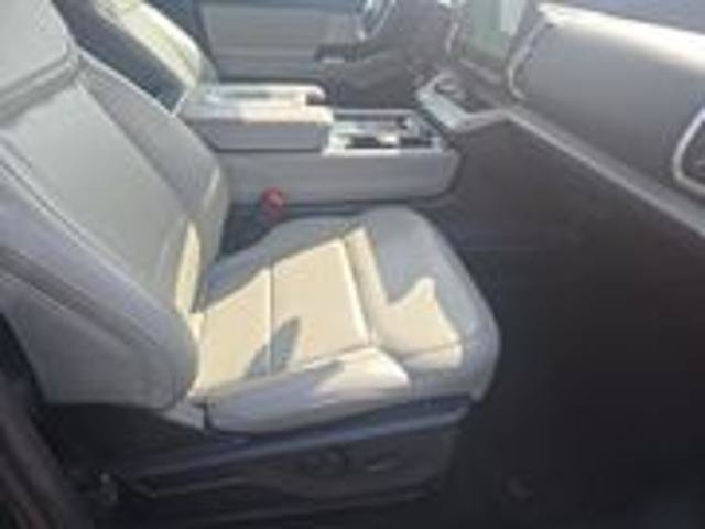 Certified 2025 Ford Expedition Active AWD/4WD image 11